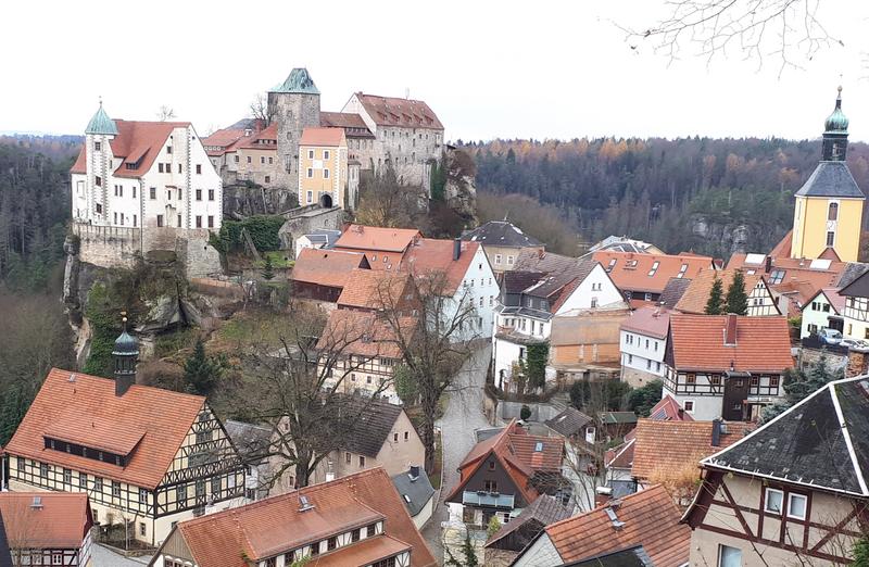 Stadtansicht von Hohnstein mit Burg Stadtansicht von Hohnstein mit Burg