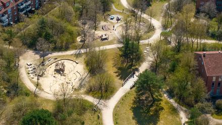 Norderstedt: Vogelperspektive auf die Spiellandschaft Lüdemannscher Park