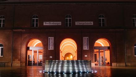 Germersheim: Weißenburger Tor und Octroi-Brunnen bei Nacht