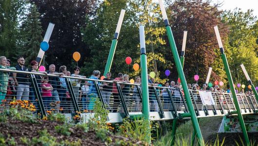 Rodewisch: Parkbrücke in Rodewisch - verbinden und feiern