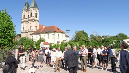 Niederalteich: Tag der Städtebauförderung beim Dorfrundgang mit Bevölkerung und geladenen Gästen 