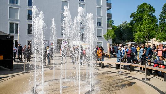 Augsburg: Sprudelnde Freude beim Westparkfest