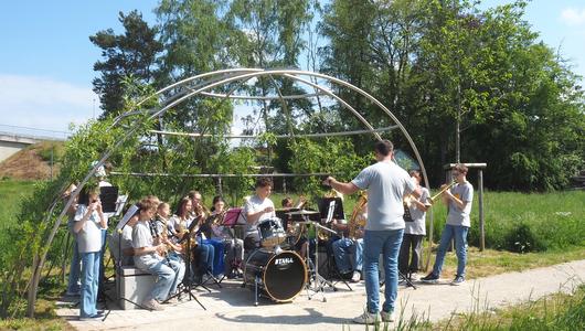 Breitengüßbach: "Happy" am Weidenpavillon