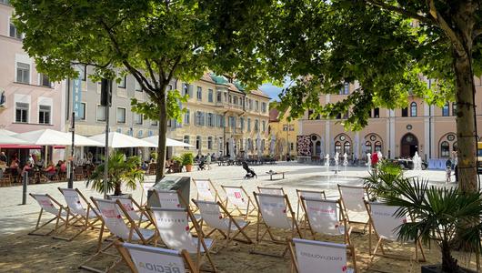 Pfaffenhofen an der Ilm: Pfaffenhofener Hauptplatz: Ein Ort, der Menschen verbindet