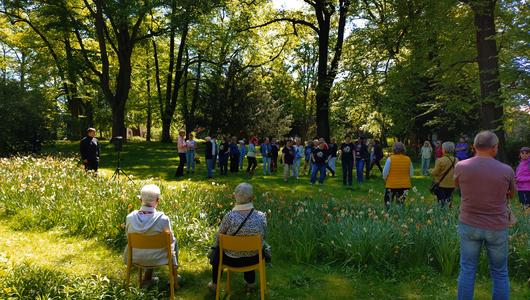 Wismar: 10 Jahre TiL (Treff im Lindengarten) mit buntem Programm - hier Line Dance für jedermann